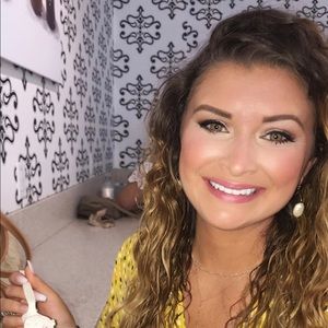 Meet your Posher, Meredith c